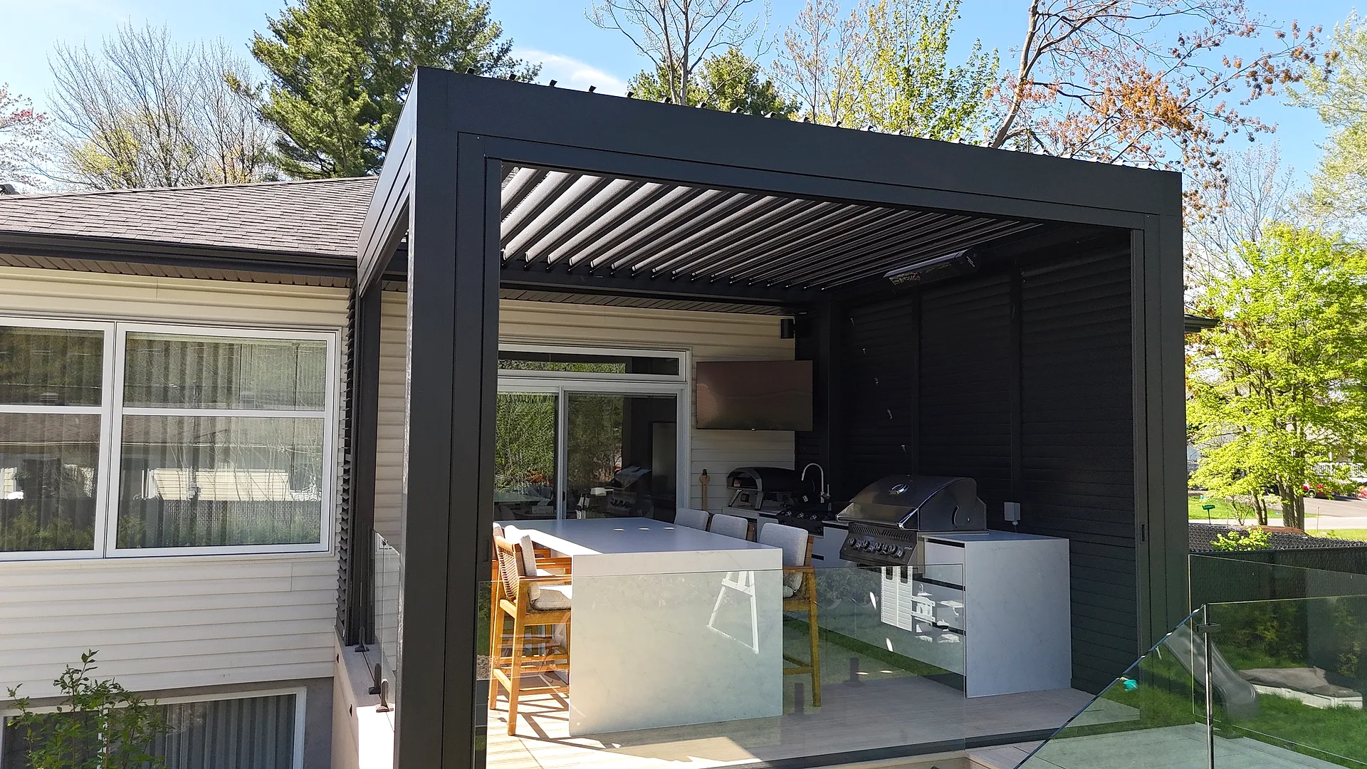 Custom outdoor kitchen in 304 stainless steel under a pergola